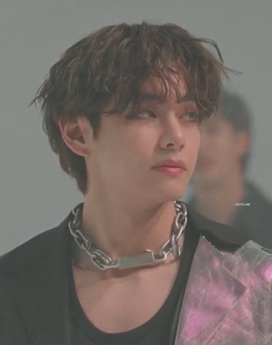 taeteland's tweet photo. TAEHYUNG IS SO BEAUTIFUL https://t.co/gua1KqXmmh