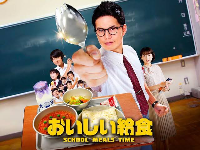 tabiko_tabiko_'s tweet photo. おいしい給食
☆☆☆☆

ただただ給食が好きな先生と生徒が給食食べるドラマ😳
でも、こういうドラマ好きなんだよなぁ☺️
個人的には給食前の校歌合唱が好き😂

コメディとして見てたけど、神野君はもしかして家でご飯食べさせてもらえてないんじゃない？との母の一言でズーンと悲しい気持ちになった😢 https://t.co/WKR1eHRsVV