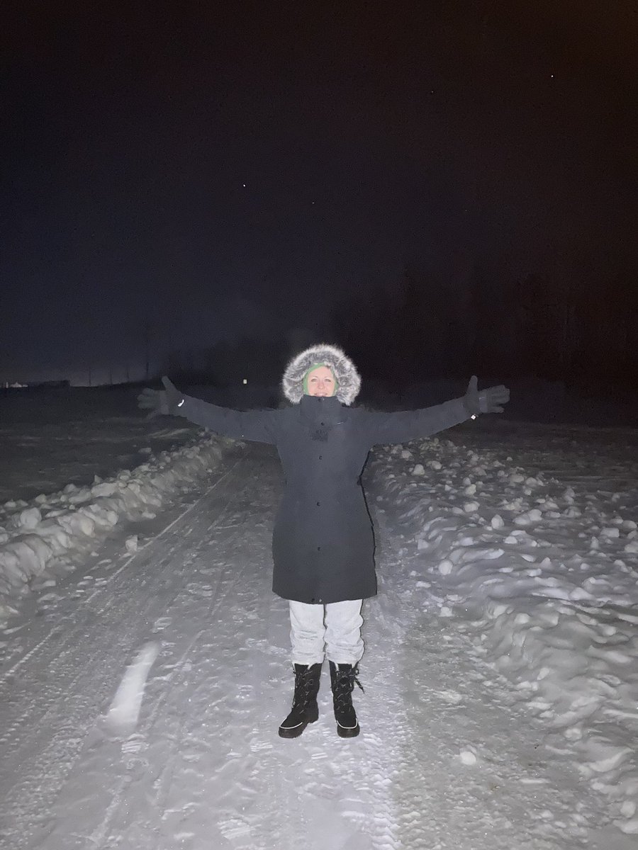 JTurner_RPsych's tweet photo. @orangelid @annaleeskinner @MerrieRae we did it!! #cold #livedtotell #quigleyhasnotwitter https://t.co/W2DHF2A6tT