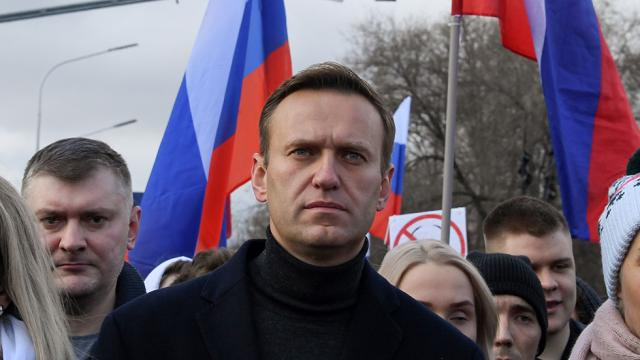 thehill's tweet photo. Doctor who treated Navalny after poisoning dies https://t.co/kNDoSLULQQ https://t.co/RBo2Xvd1gY