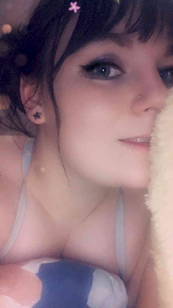 Stephan79672482's tweet photo. Hey! 🌼 So, do you want to try girls way 🥀 foot porn &amp; webcam xxx 🤞😃 #SexGames  
Someone come spoil me please @Stephan79672482 https://t.co/IWwDwIG6PI