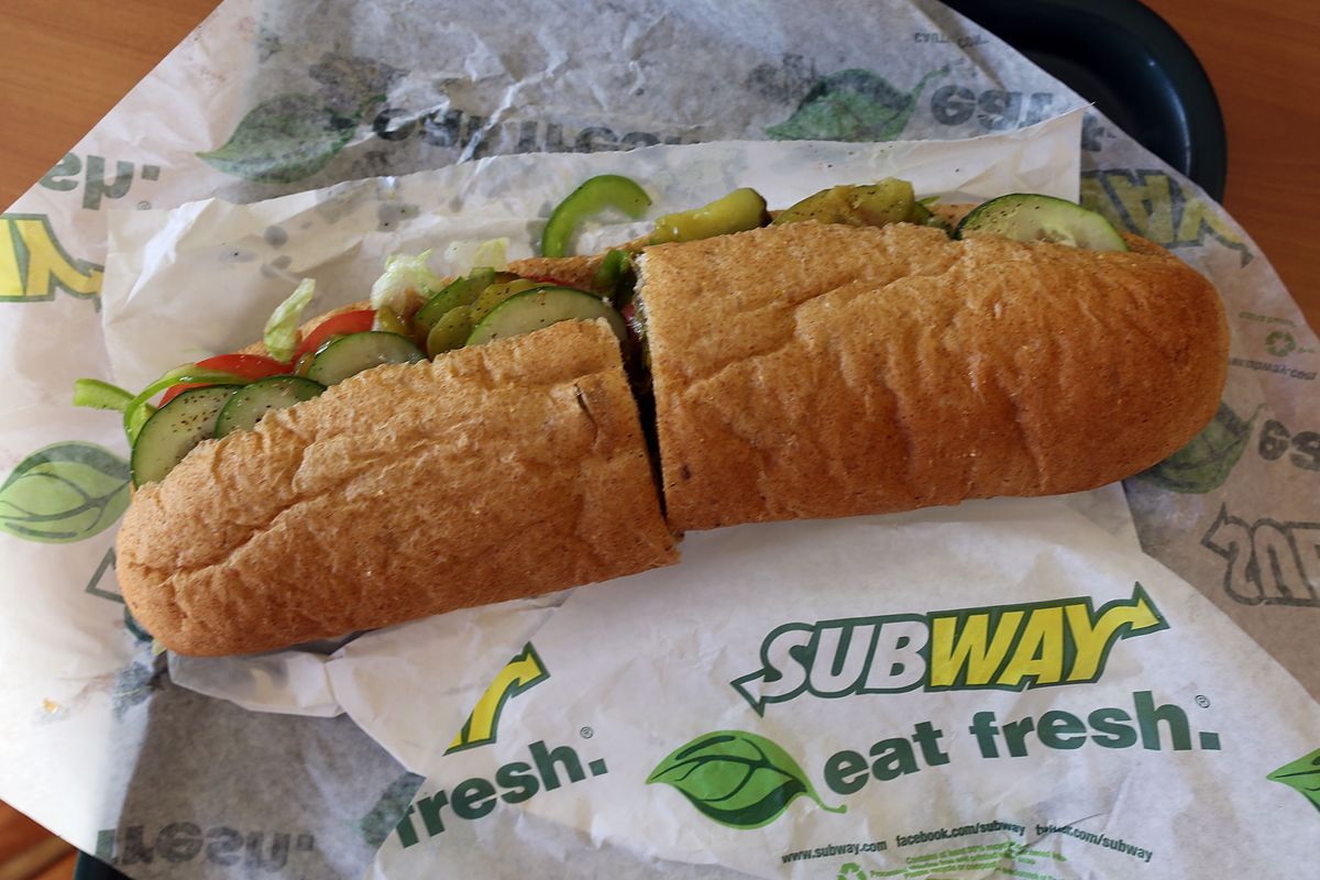 j03_rich's tweet photo. @bernallene 🤣🤣🤣 edible Subway!.. https://t.co/6E2fUqgPgX