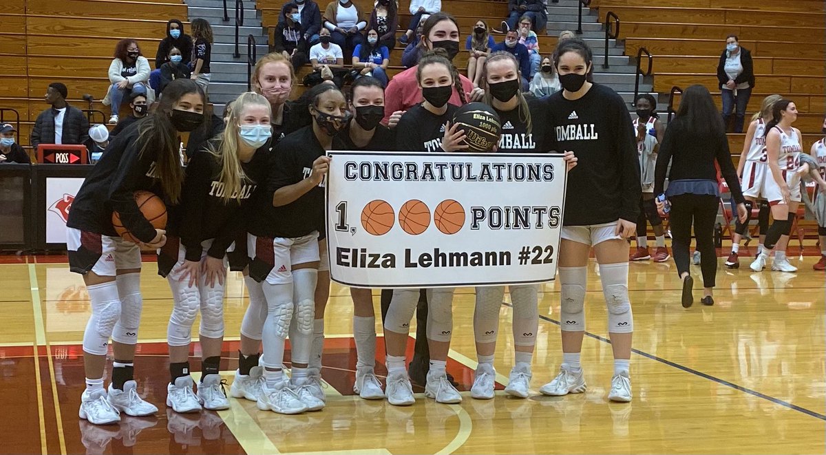 lehmann_eliza's tweet photo. Mixed feelings about having my last home game tonight but got the win and was surprised with the honor of being in the 1000 + point club! Thank you Tomball High School for all of the mems. #1000points  ⁦@THS__athletics⁩ ⁦⁦@thsabcinfo⁩ https://t.co/qH3a5cMqR9