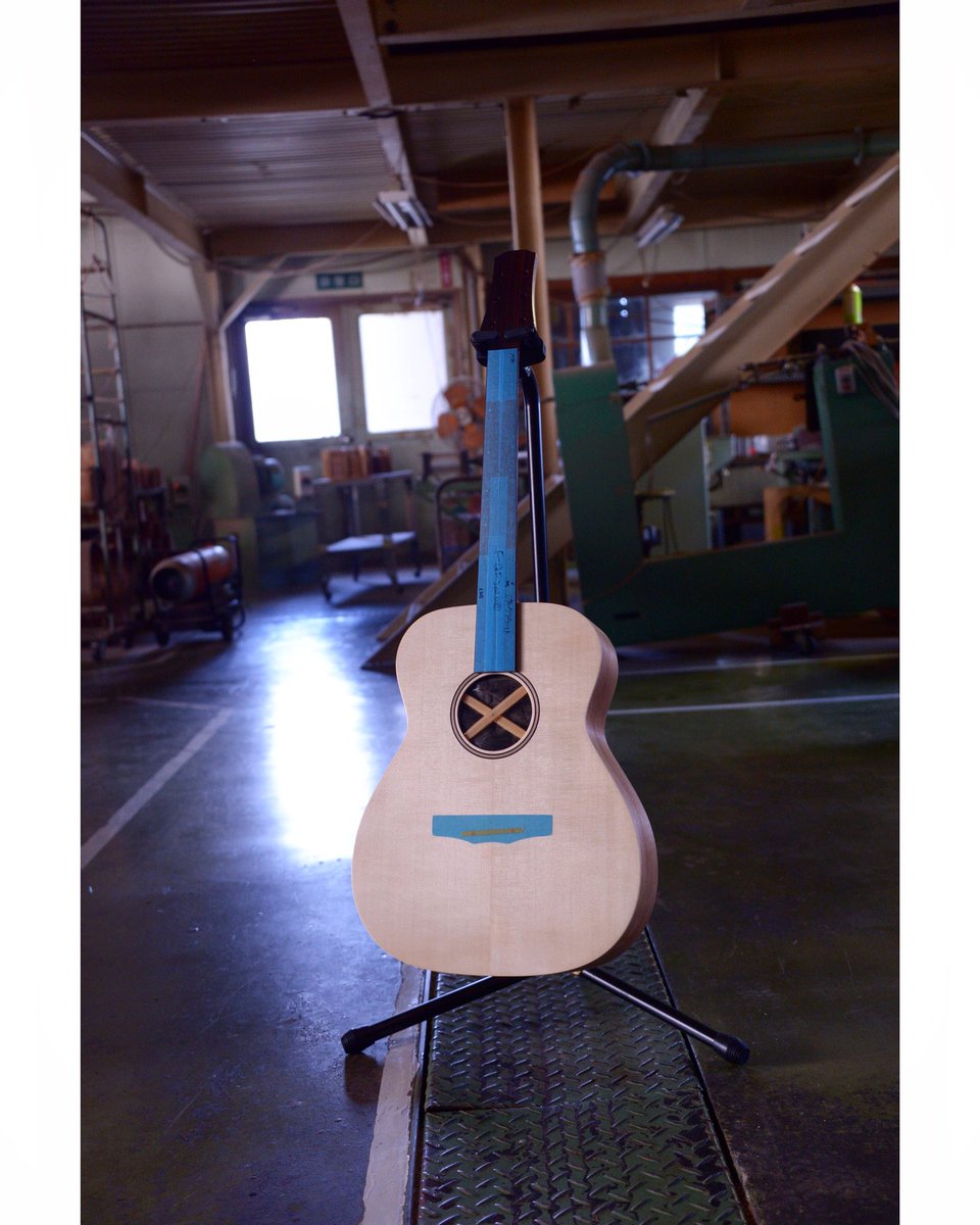 morrisguitars's tweet photo. 3月発売予定の限定生産ギター。
シンプルなデザインの日本製オール単板仕様。
素直なサウンドが特色のピックアップが搭載されています。

#アコースティックギター #アコギ #モーリスギター #morrisguitar #限定生産 #シンプル #モーリス制作中 #F93S https://t.co/6Vbv17BtbI