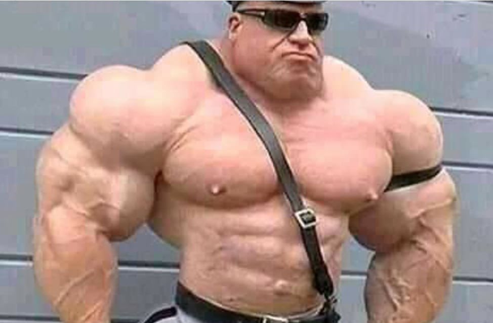 With a huge appetite I walked to the dining room. You know  #Teamfulo what we used to eating here in Zim 500 g ribs, three potions of Sadza and top it up with three cobs of maize from  @LynneStactia’s farm