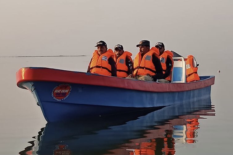 DrImranPSP's tweet photo. Arrangement of a New Police Patrolling &amp; Rescue Boat at Keenjhar Lake,Thatta: 
With cooperation of CPLC Jamshoro, a Brand New Police Boat has been arranged for Patrolling in Keenjhar Lake Thatta for Safety of Tourists, and Assisting STDC in Rescue Operations in case of emergency. https://t.co/KE0vW1Rrrt
