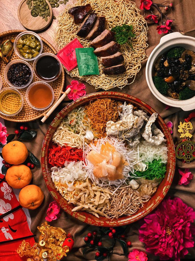 farafalida's tweet photo. Happy Chinese New Year 2021 An Ox-picious Lunar New Year 🧧 
Spread the love and warmest get close knit family time on this CNY of Ox year!!🍊🍊🧧🧧
Get your Lou Sang celebrate with your family. We deliver to your family and friends too 🥰 @FSKualaLumpur #ChineseNewYear https://t.co/gOAobeJckF