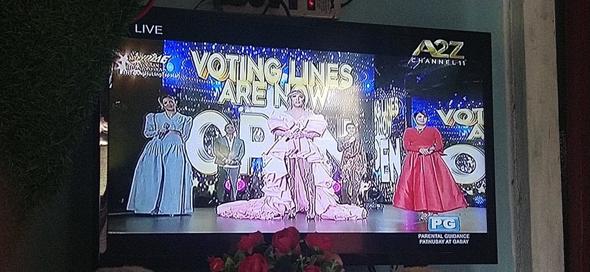 JmPardines's tweet photo. #VicePrettyInPink https://t.co/kVUBPFr5sd