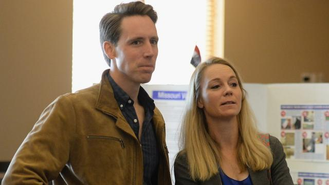 thehill's tweet photo. Hawley's wife files complaint against organizer of protest outside their home https://t.co/ycrn7DGwcp https://t.co/5Xi9Bh6Kl9