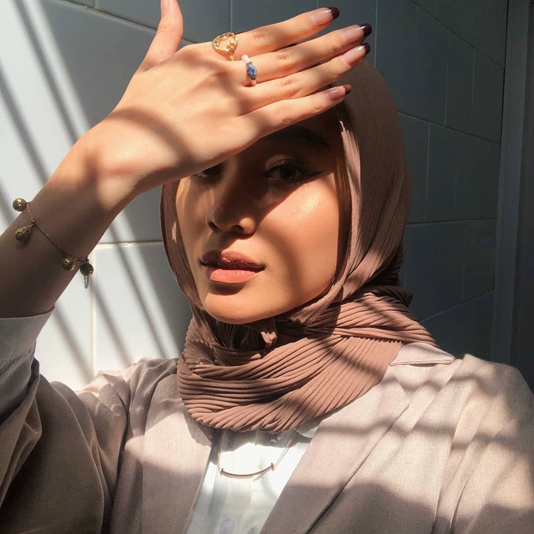 ourlattee's tweet image. 180cm x 75cm (potongan bersih)
untuk lebarnya sendiri 75cm dan akan menyusut ketika di plisket sekitar (15-20 cm) karena di plisket dan panjang 180 cm itu belum di jahit ya setelah di jahit akan kehilangan beberapa cm (+- 3-5 cm)🤗

#pashminaplisket