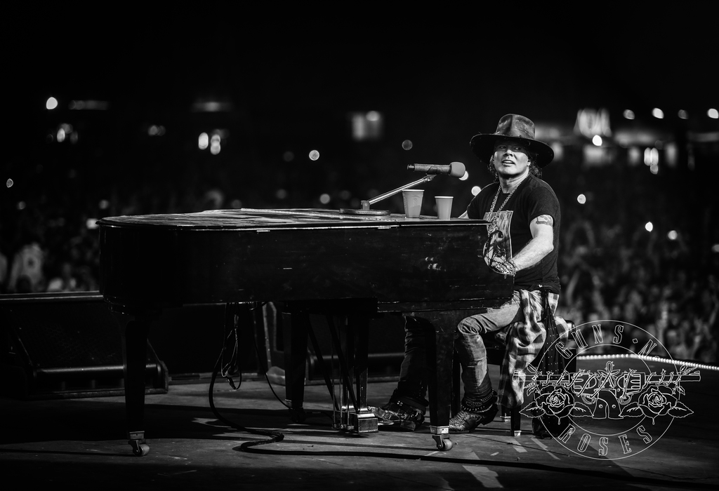 Guns N' Roses France tweet media