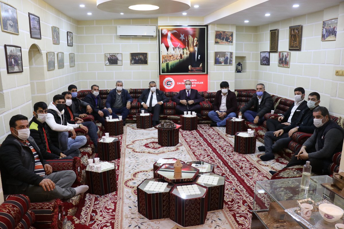 Şeyhanlılar Federasyonundan çifte ziyaret
urfanatik.com/haber/6356029/…

<a href="/TahirGlebak/">Tahir Gülebak</a> <a href="/SeyhanlEmin/">Mehmet Emin Şeyhanlıoğlu</a> <a href="/MemetKaya63/">MEHMET KAYA</a> <a href="/MuratBasyan1/">Murat Basyan</a> @alisazeli @SeyhanlilarF #cumartesi #Haftasonu #urfa #sanliurfa #seyhanlilar #urfahaberleri #sanliurfahaberleri