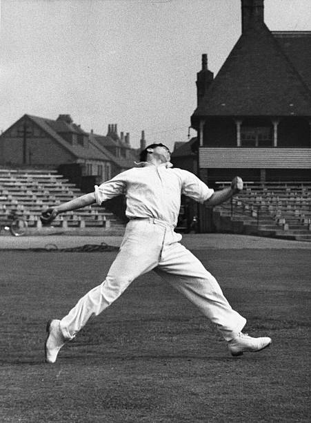 The actual approach, though, was of thirteen fully utilised strides. In his later years, when he was less concerned with the fiery image of the fast bowler, he often bowled from thirteen paces.
