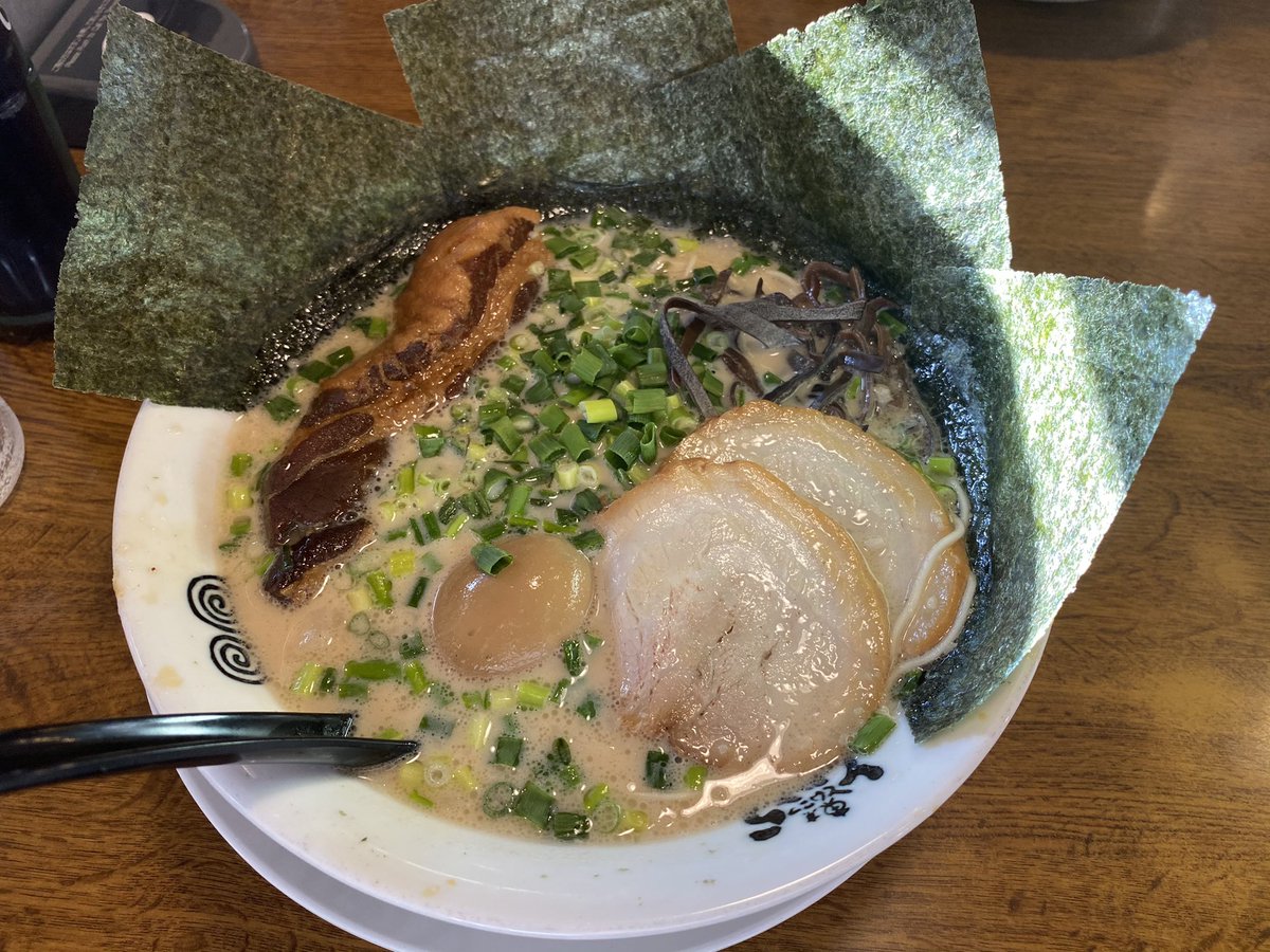 東京とんこつとんとら