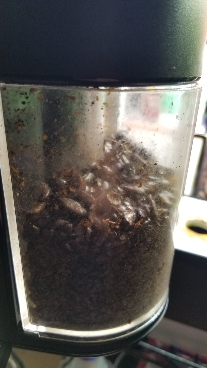 Cha242's tweet photo. #Bodum #Bistro you've got to be kidding me. This is not a fine ground coffee. #CoarseGrind 🤦🏻♂️☕ https://t.co/7VS5NADCMX