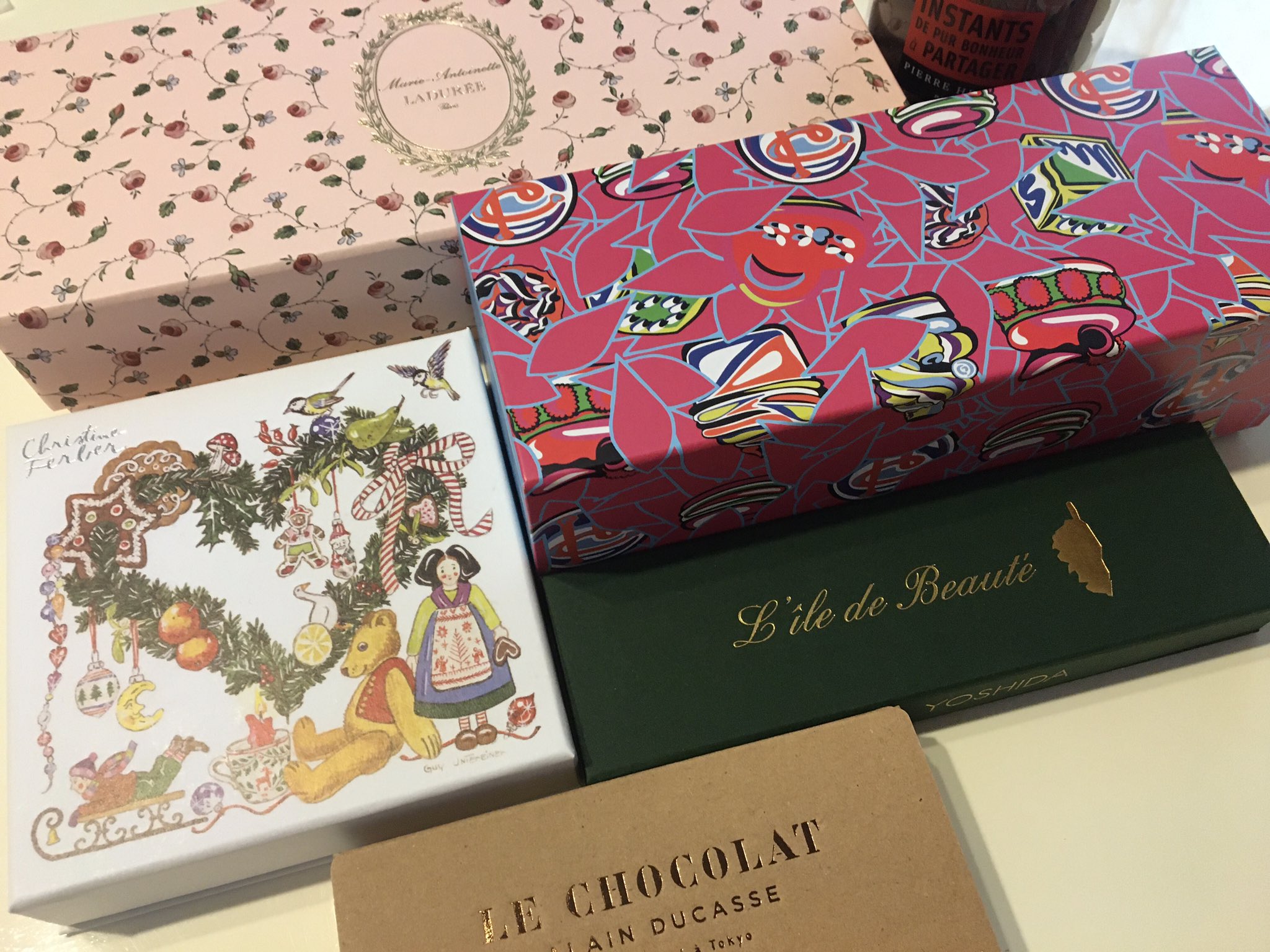 ようこ サロンデュショコラ ラデュレ ピエールエルメ クリスティーヌフェルベール モリヨシダ アランデュカス まるいサロショ21 T Co Lepecdpdk1 Twitter