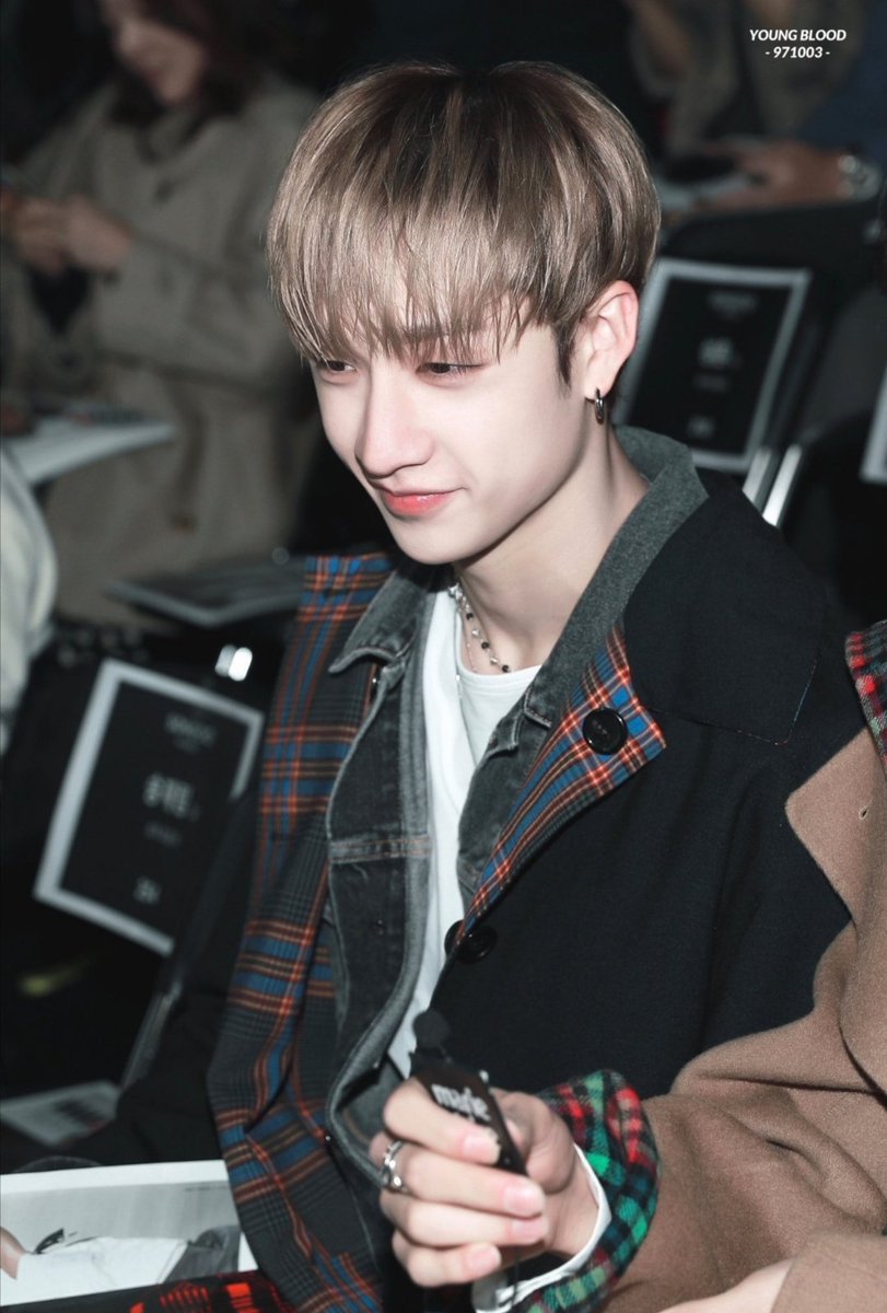 prince bang chan ; a royal thread 