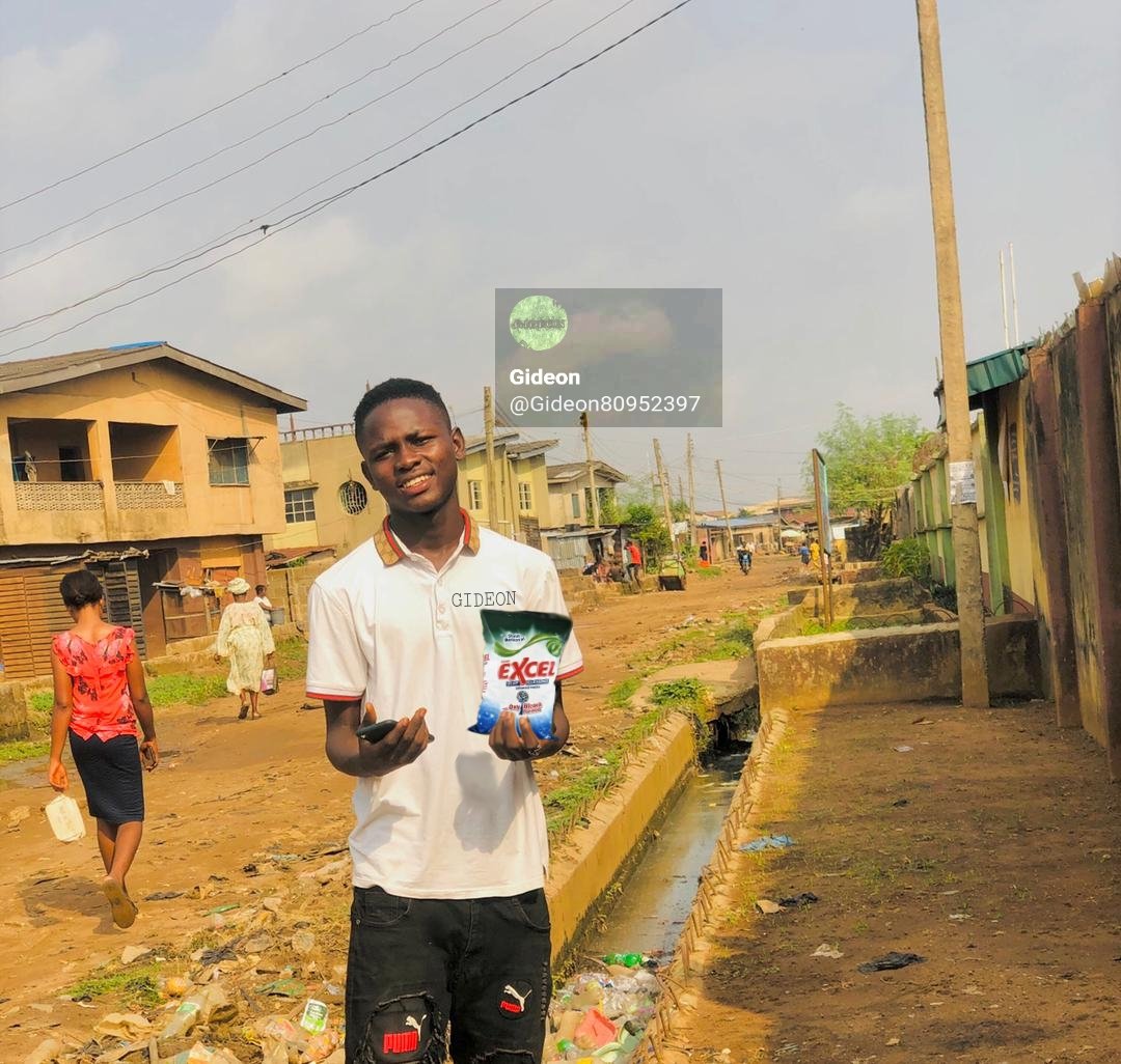 XrpGeeee's tweet image. Please who knows this guy cause he has been trying to convince me to buy some #Exceldetergent 
@exceldetergent come see this😁