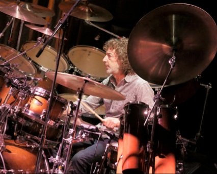 1986                                                   Happy birthday, Simon Phillips 