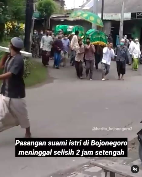 Pasangan suami istri di Bojonegoro meninggal selisih 2 jam setengah.