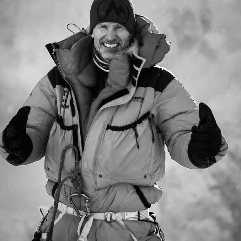 ChhangDawa's tweet photo. It’s already been more than 30 hours, we (at basecamp) have received no news of John Snorri🇮🇸, Ali Sadpara 🇵🇰, and Juan Pablo Mohr 🇨🇱, since none of the GPS trackers seem to be working. 

😢 

#k2expedition #k2winter #k2winter2021 #karakorum #sherpa #nepal #pakistan https://t.co/Q4j9krGJ8e