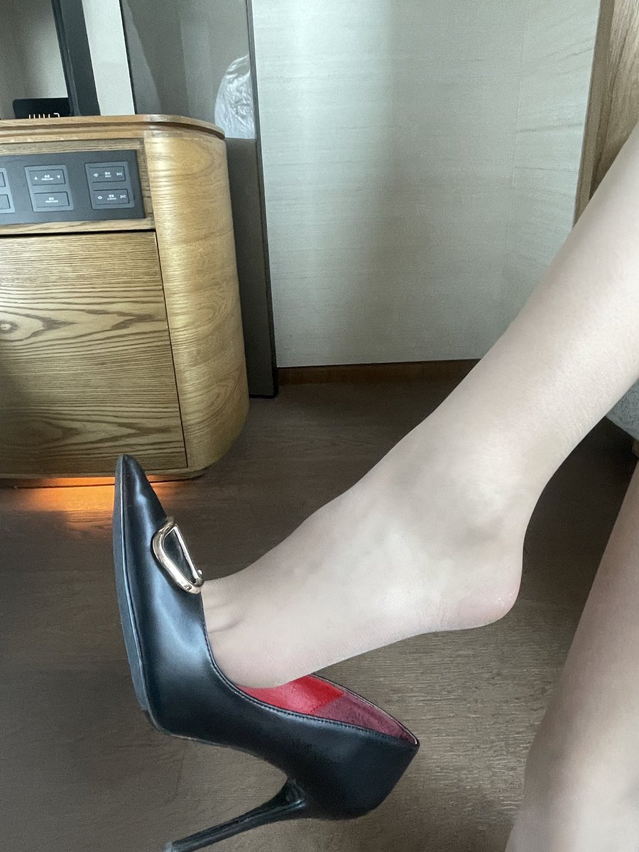 今天拍摄温柔小姐姐，想看更多去我的微密圈吧～ https://t.co/4m1KRjjrrh