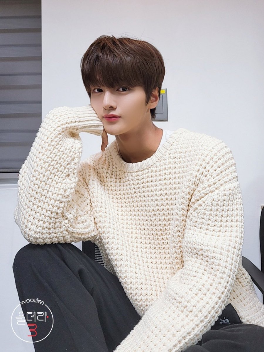 woollimTHELIVE's tweet photo. [📸] woollim THE LIVE 3

찾았다! 보석같은 보컬💎 듣고 또 듣고 싶은 차준호의 🙆끄덕끄덕으로 함께 힐링하실 분~

#WOOLLIM_THE_LIVE #울림더라이브
#차준호 #DRIPPIN #드리핀 https://t.co/Iai2Omyb7Q