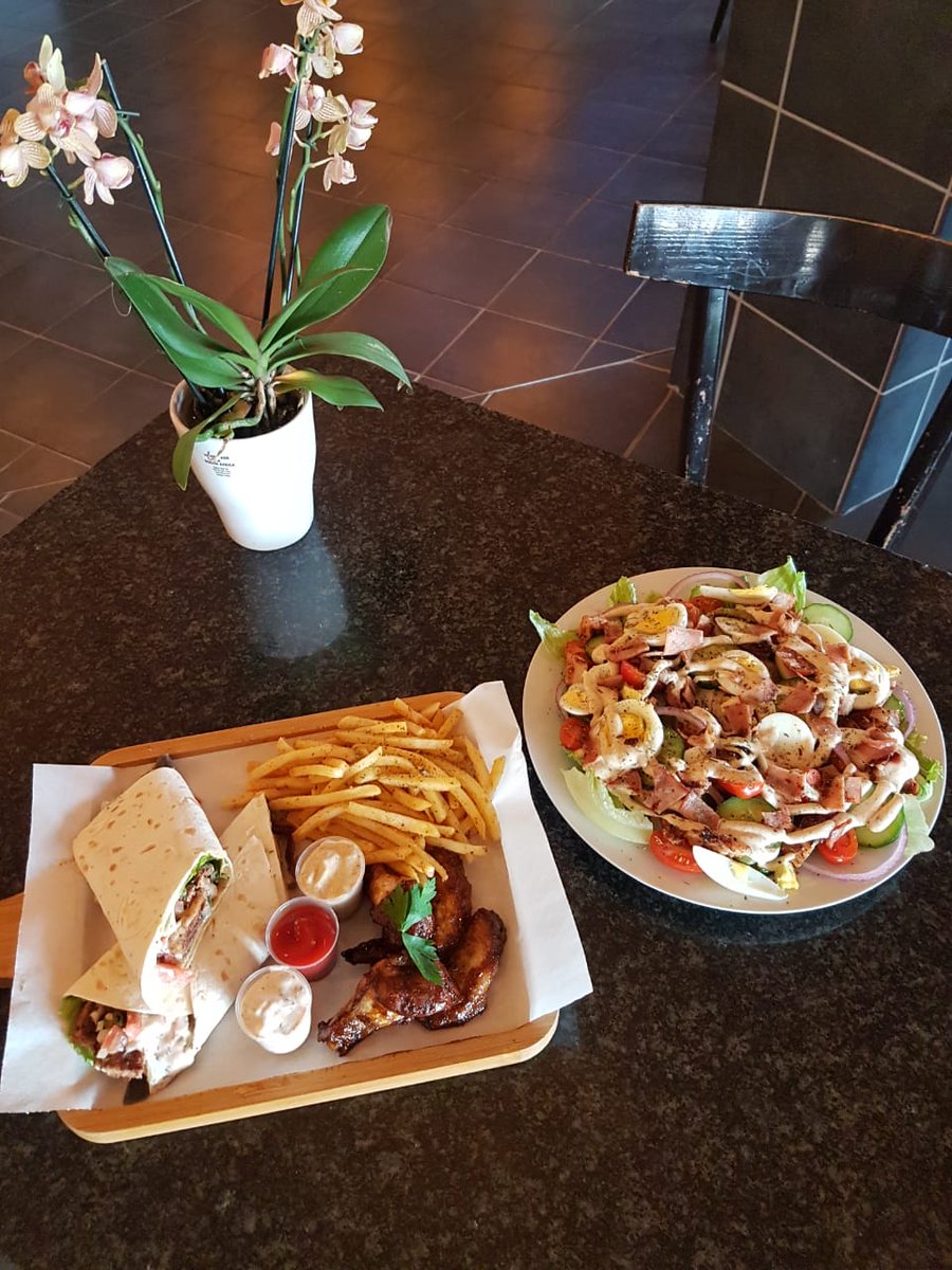 SomethingSosha's tweet photo. PULL THROUGH FOR LUNCH 😋

WE ARE OPEN 11AM - 8PM 💃🏾

Tel: (012) 001 0514
534 Block DD, Soshanguve, 0152, Thutong Street 📍

#stopforcingthings
Shoprite
Vuyani
Beyonce
Mbeki
#ZumaAppreciationDay
Floyd
Bavuma
#NkandlaTeaParty
Eskom
Tito Mboweni
Kigali
Rabada
Mr Smeg
SAPS https://t.co/zTU65QfkqQ
