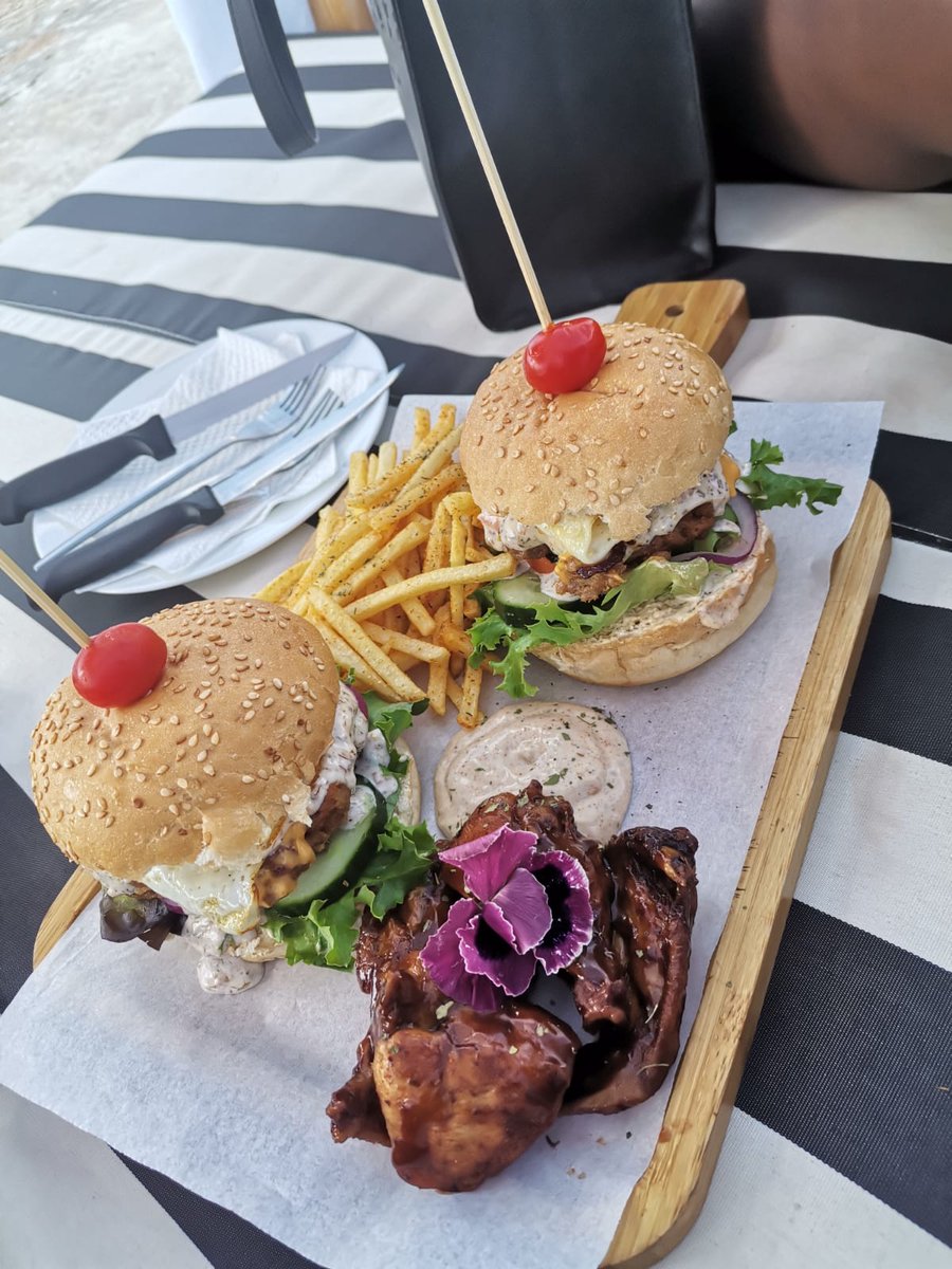 SomethingSosha's tweet photo. PULL THROUGH FOR LUNCH 😋

WE ARE OPEN 11AM - 8PM 💃🏾

Tel: (012) 001 0514
534 Block DD, Soshanguve, 0152, Thutong Street 📍

#stopforcingthings
Shoprite
Vuyani
Beyonce
Mbeki
#ZumaAppreciationDay
Floyd
Bavuma
#NkandlaTeaParty
Eskom
Tito Mboweni
Kigali
Rabada https://t.co/u3ckrJveOR