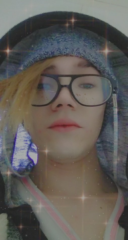 2 pic. Life can be wrought with gore and glory, but don't forget to stop and think of yourself from time-to-time. Remember to hydrate, take your meds, and if no one else has told you today, I love you. Thank you for still being here. #workselfie #TransRightsAreHumanRights https://t.co/i73uzEiWq5