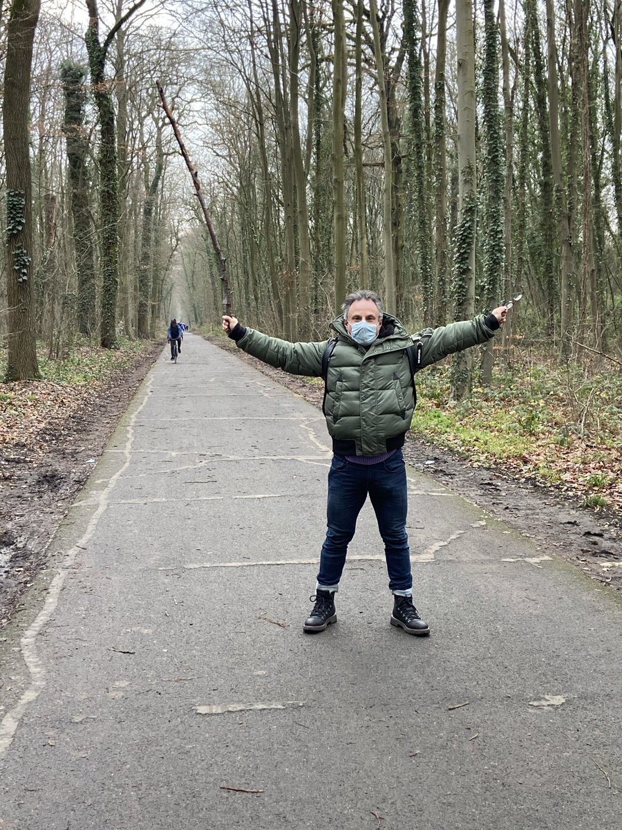 pfeferberg's tweet photo. La vie est belle! Profitons de chaque instant en prenant soin de nos proches... mais surtout mettez ce masque pour sortir vite du tunnel ! #masqueobligatoire https://t.co/4CjqP5ny7v