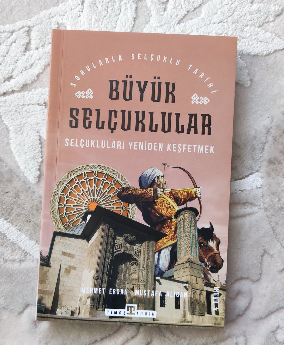 Sevgili dostlar, bu tweet'i retweet edenler içerisinden seçeceğim 5 kişiye, Prof. Dr. Mehmet Ersan hocam ile birlikte kaleme almış olduğumuz görseldeki "Büyük Selçuklular" kitabını kargo ücreti alıcıya ait olmak üzere göndermek istiyorum. Sonuçlar 14 Şubat'ta.