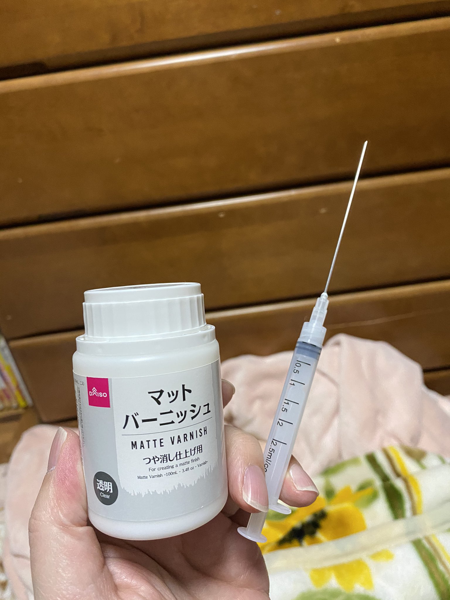 たまやん ダイソーのマットバーニッシュと化粧水用スポイトを関節ユルユルになったフィギュアの間接に流し込んで数時間待つとしっかり保持できる関節復活って寸法ヨォ ｲｰｯﾋｯﾋ T Co 0gu06bjwql Twitter