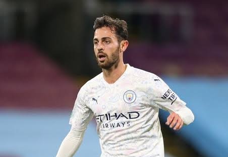 Bernardo Silva is one of our very complete players and runs all around the pitch, confusing viewers of his actual position.Here's a short story of our roaming midfielder.Pep: do you think you are better on the wing or in midfield?Bernardo: YES