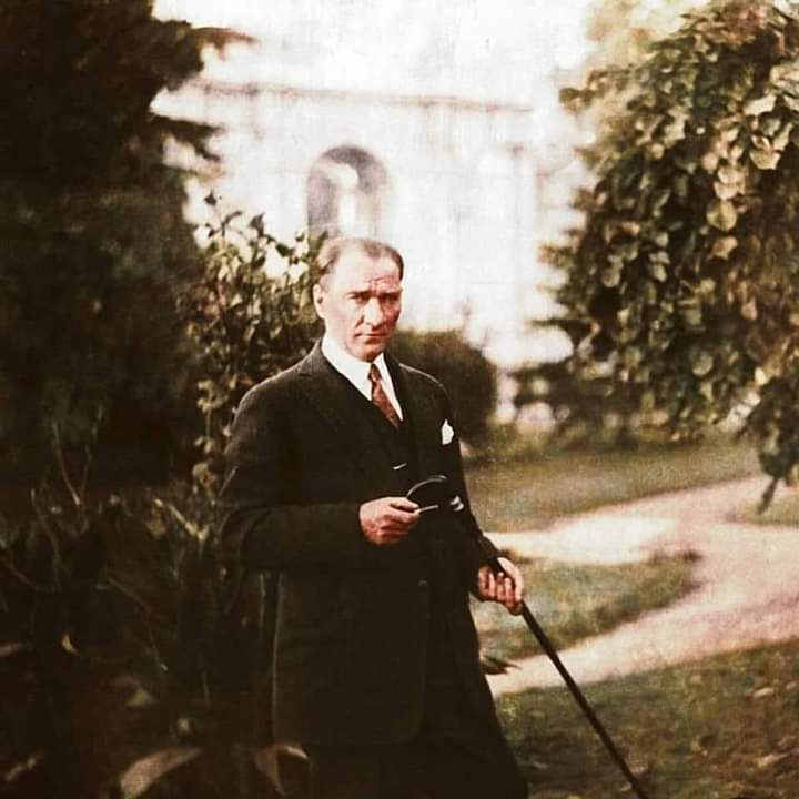 ATATÜRK vatandır!
ATATÜRK devlettir!
ATATÜRK millettir!
ATATÜRK bu milletin inancıdır!
Bir Milleti ayağa kaldıran
Asırlık Gurur, 
Namus ve Şerefin Adı ATATÜRK 
Yaşa Mustafa Kemal Paşa Yaşa  
🇹🇷🇹🇷

#BenimCumhurbaşkanım
Mustafa Kemal ATATÜRK 'tür..❤