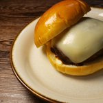 【FamilyMart】ファミチキ最高!専用のバンズとのコラボはうまい・リュウジお兄さんもお勧め