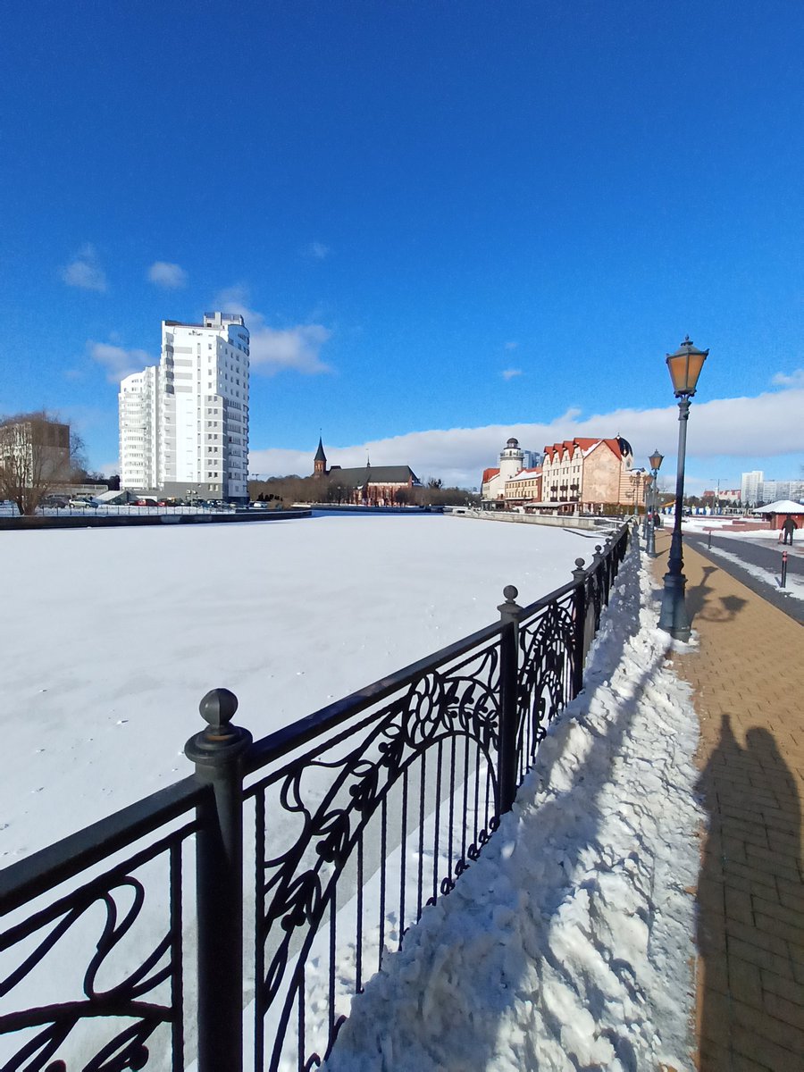 OqN19NgdKoTh1nq's tweet photo. 💙❄️🐬☃️🌬️ Наша Прекрасная набережная зимой!💙❄️🐬☃️🌬️ #wintertime #wintertimes #travelblogger #travelgram #tourist #kenigtravel #motcombstreet #kenigtoday #klgdlife #kaliningradlive #рыбнаядеревня #островканта https://t.co/VECIh1kp8t https://t.co/QVLWgfROgT