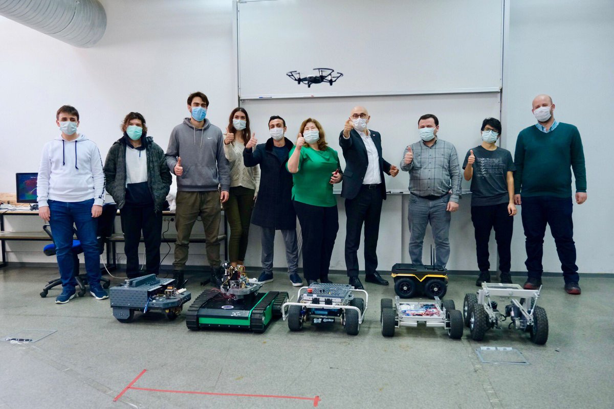proftameryilmaz's tweet image. Bilgisayar Mühendisliği Bölümümüzde Doç. Dr. Sırma Yavuz ve Dr. Erkan Uslu liderliğinde, Gömülü Sistemler ve Robotik Laboratuvarı’nda otonom robotlar ve sürü simülasyonu projeleri yürütülüyor. Üretken ve çalışkan ekibi kutlarım.
#YTÜDijitalTeknolojiler
#ARGEdeLiderYTÜ