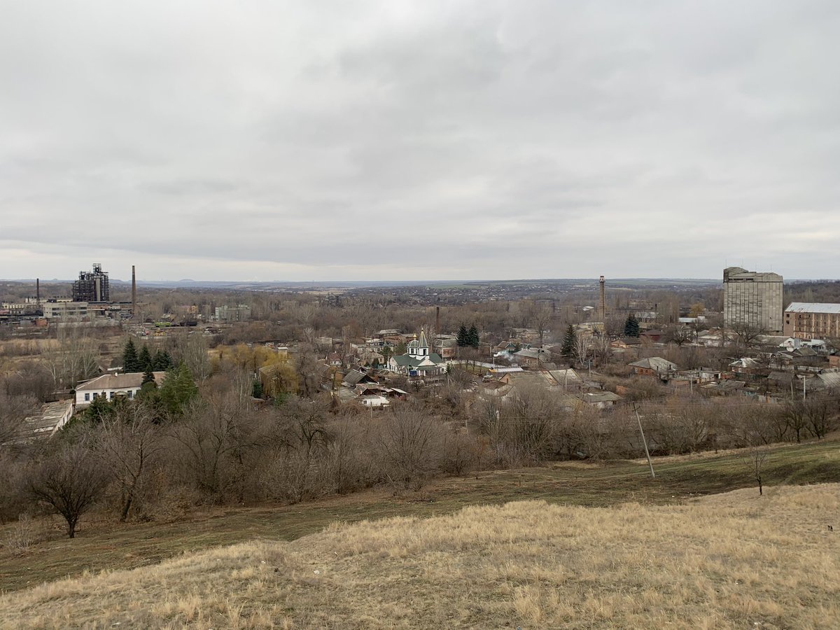 1/ Novgorodske is a small village in the Donetsk region. The front line runs on its outskirts. From here you have a view of occupied Horlivka. But the most significant thing of the village is that locals are fighting for the restoration of its historical name - New York.