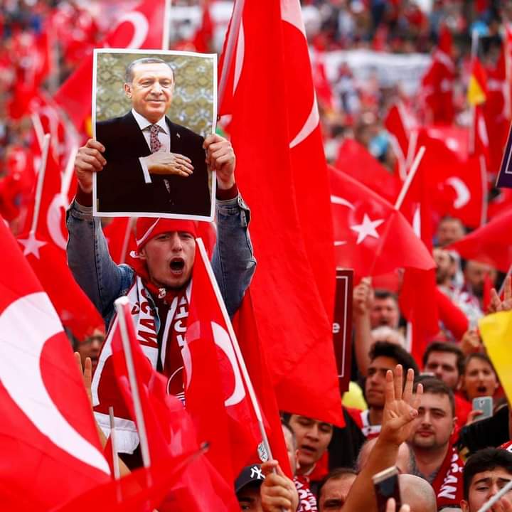 Şuraya bir adam bırakalım 🥰🇹🇷 Madamlar ADAM görsün.😎 #ErdoğanınYanındayız ölümüne 🇹🇷