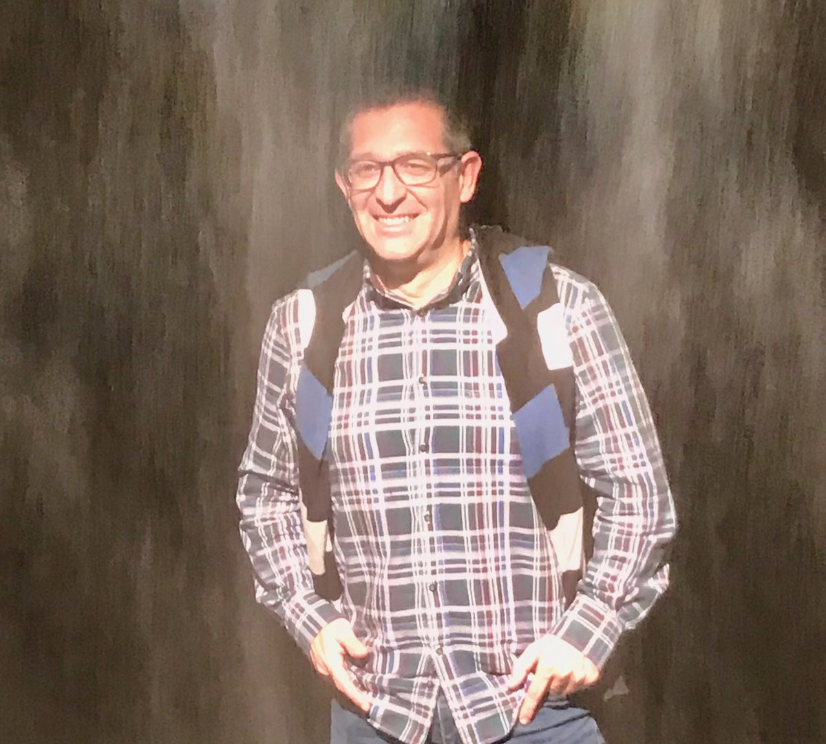 Hoy nos has dejado Antonio, cuánto te vamos a echar de menos. Cuántas vidas has tocado con tu ternura, compasión y tus preguntas. Un regalo ser compañero tuyo. Sigue cuidándonos.