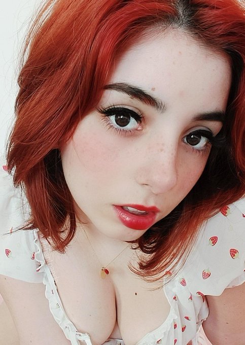 I want kiss https://t.co/wWUMRYm035