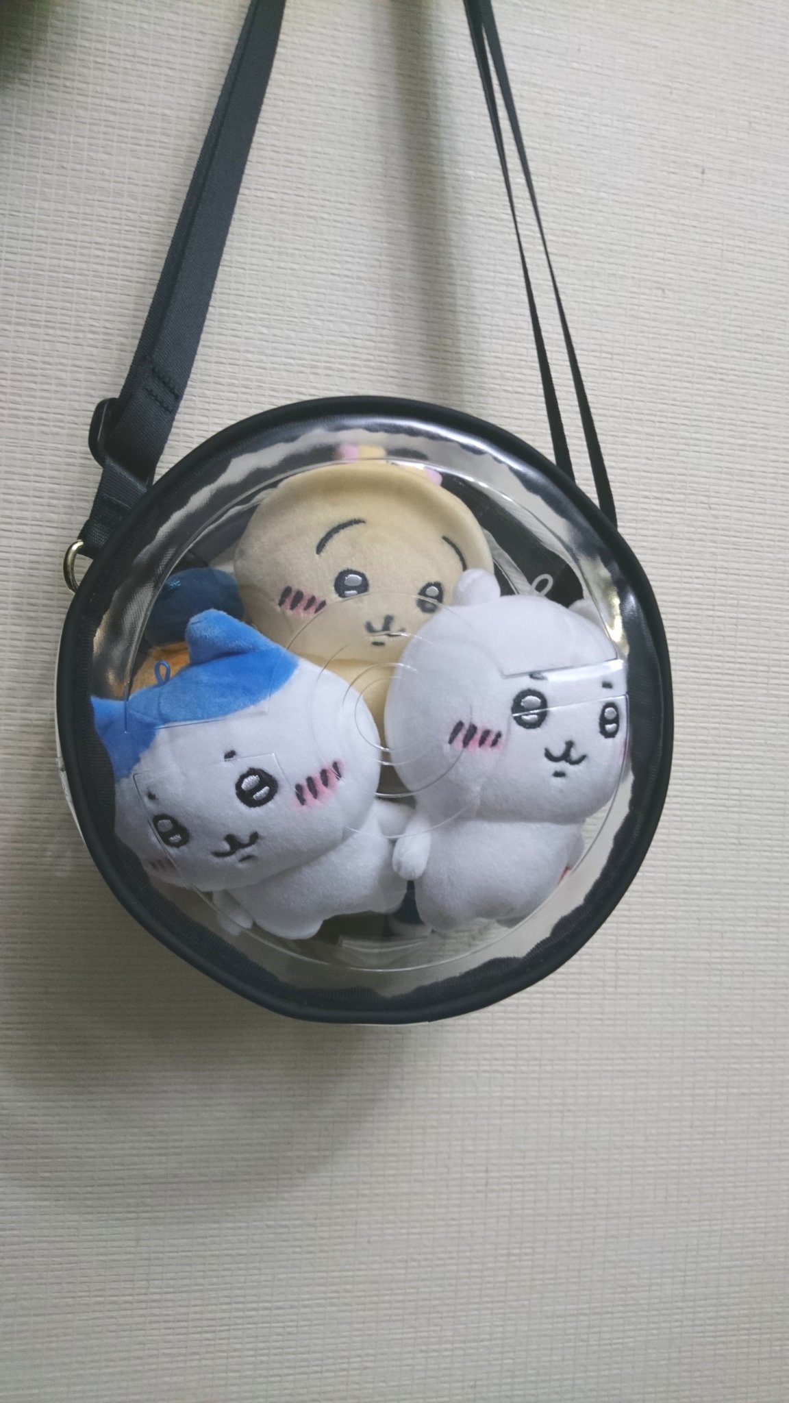 あおい これはポケモンフィットの用の連れ歩きポシェット ちいかわちゃんたちを連れ歩くのに最適かと思って買ったら 思った通りピッタリ ゆさゆさしないように 裏側にはくまちゃんともぐコロちゃんを入れています みんな一緒にお出かけ出来るね あおい これはポケモンフィットの用の連れ歩きポシェット ちいかわちゃんたちを連れ歩くのに最適かと思って買ったら 思った通りピッタリ ゆさゆさしないように 裏側にはくまちゃんともぐコロちゃんを入れています みんな一緒にお出かけ出来るね
