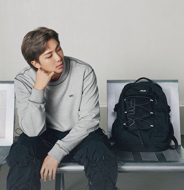 8makes1team_118's tweet photo. photo
#BTS @BTS_twt #RM
โซ Busy Boy
#NowPlaying #music #pop
#MarkJohns https://t.co/oeBU69vdKU