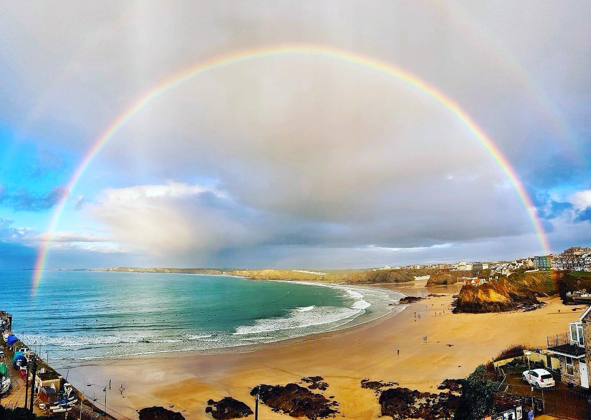 Towan Beach doing absolute bits yesterday afternoon! 

📸 Sally Baukham

#Newquay #Cornwall #LoveNewquay #Beach #Rainbow