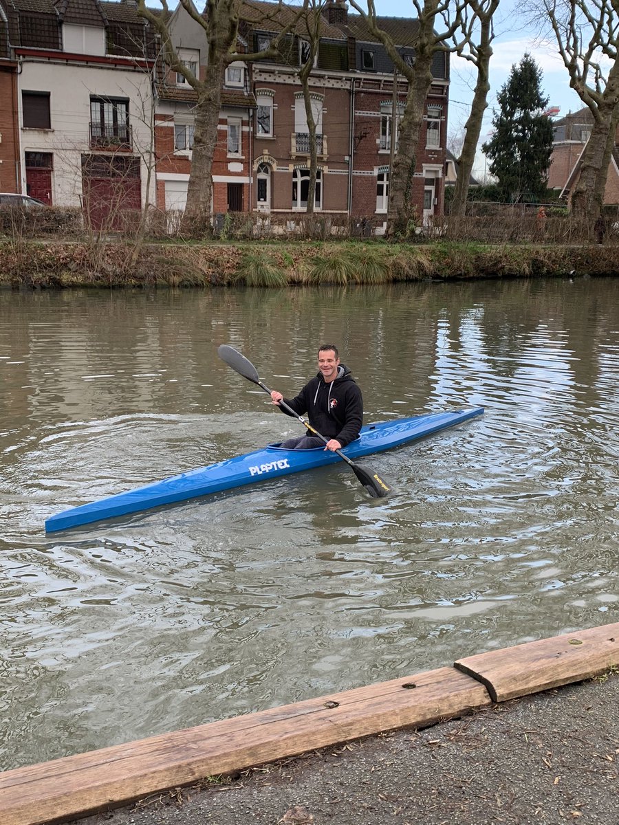 ValentinMart1's tweet photo. Très heureux de remettre ce matin avec le Canoë Club Lillois, le nouveau bateau de l’athlète Martin Farineau qui le mènera, je l’espère, aux Jeux de Tokyo cet été! https://t.co/bhwtnEaUEY