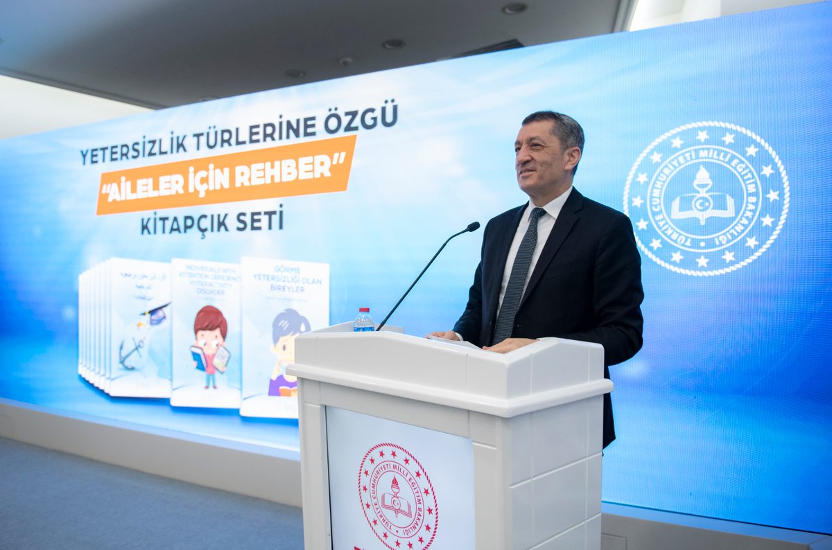 muratagar60's tweet photo. Genel Müdürlüğümüzce yetersizlik türüne özgü yasal haklar, eğitim - öğretim süreçleri vb. bilgilerin yer aldığı “Aileler İçin Rehber” kitapçık setimizin tanıtımını Sayın Bakanımız Ziya Selçuk gerçekleştirdi. Kitapçıklara https://t.co/qJFo6vjKTq adresinden ulaşabilirsiniz. https://t.co/ohnk8Awu4S