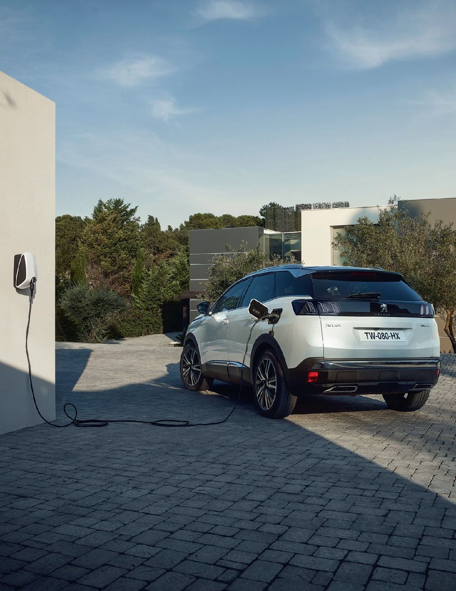 Talauto's tweet image. Elige el modo eléctrico y descubre el motor silencioso del Nuevo #Peugeot3008 en: bit.ly/Descubre-3008H… #PlugInHybrid