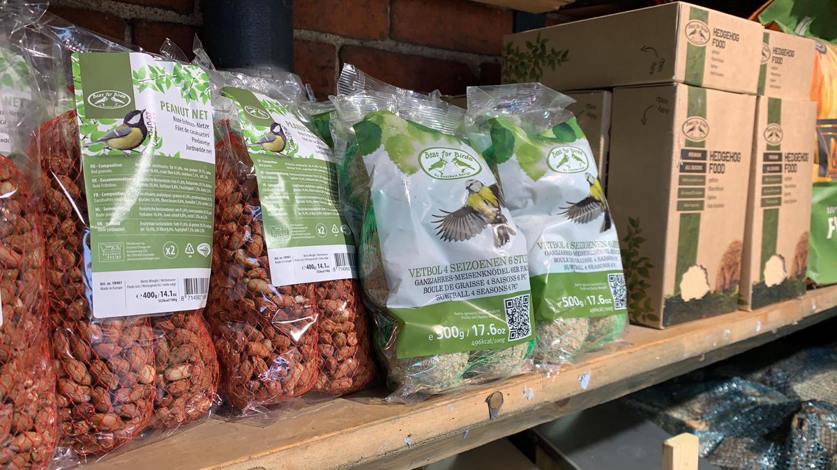 Spring is on the way and we can start to plan for the outdoors 🌱 

For our lovely #local customers, our #FarmShop has a selection of seeds, potted bulbs + everything for our feathered friends. All available to add to your #foodshop. 

>bit.ly/DHfarmshop
#LincsConnect