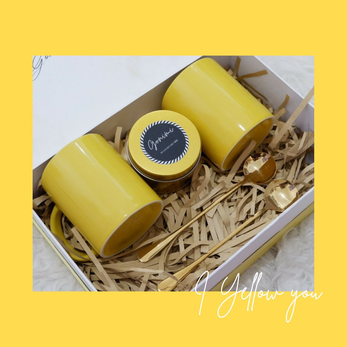 sarahfitriani's tweet image. include:
2 pc mug ✔
2 pc tea spoon ✔
cookies in jar ✔
 Hard Box ✔
Thanks Card ✔
 #rustichampers #gonimihampers #kadoultah #kadounik #hamperscimahi #hampersdiy #hamperspernikahan #souvenircimahi #souvenirpernikahan #hampers #giftbox #hampersbandung #souvenirbandung